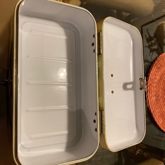 Vintage Antique enamel Breadbox - Picture 5 of 8